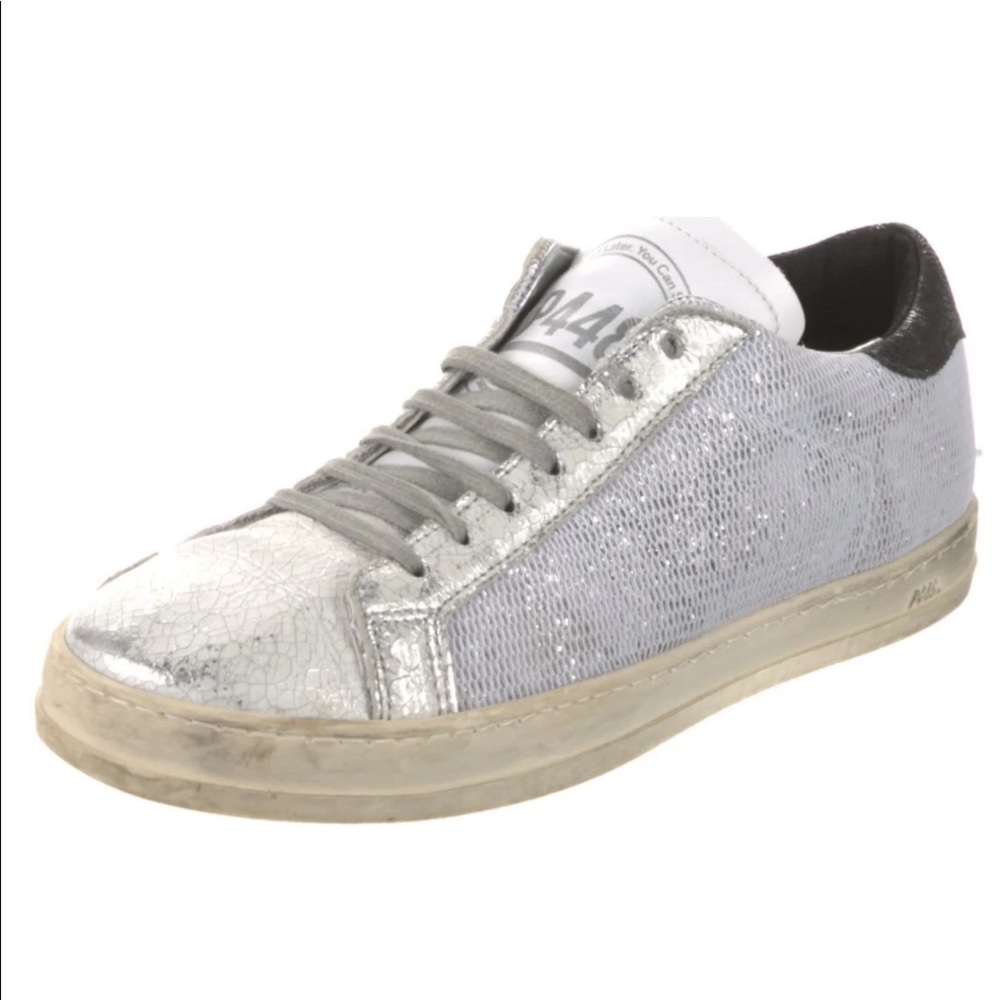 P448 - size 37 distressed accents sneakers